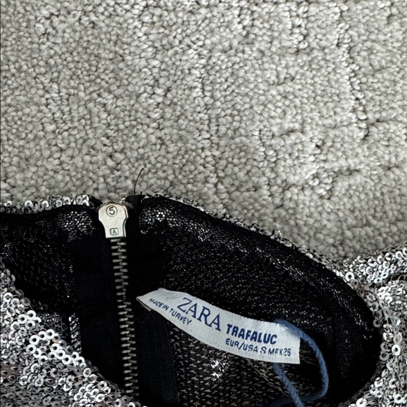 Zara Sparkly Sequined Knit Mock Neck Short Sleeve Blouse Top - Picture 4 of 6